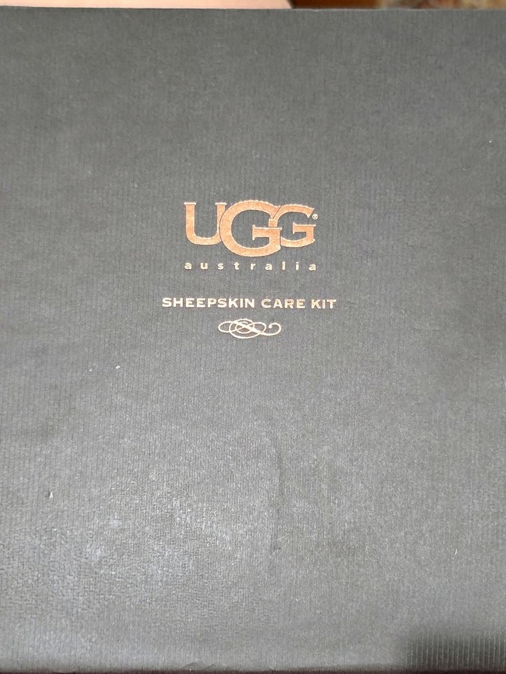 NWT UGG Sheepskin Care Kit Box in Black with Gold Logo